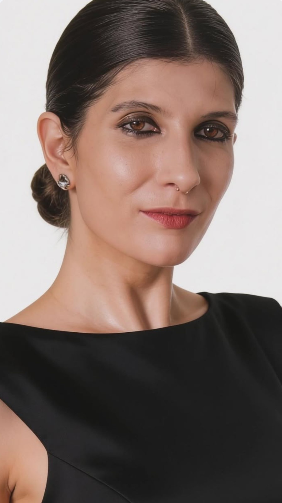 Samah Langner Moustafa leading a corporate finance meeting focused on scalable business systems, operational strategy, and international healthcare expansion